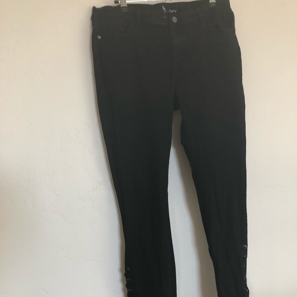 New York and co soho collection laced leg jeggings sz 14. Inseam 27